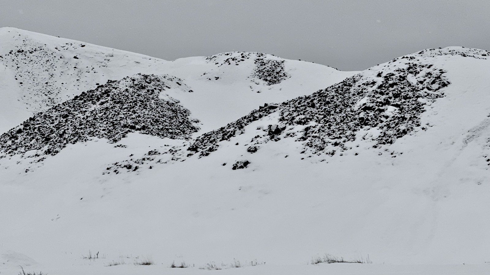Norwegen, Kohle unter Schnee
